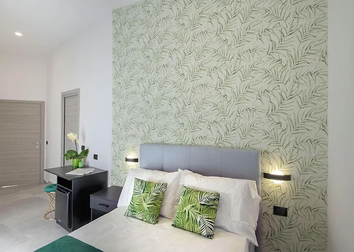 Red QueenHotel Napoli